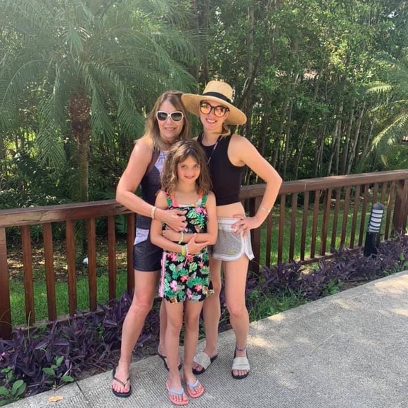 Meet your Posher, Sandy - Picture 16 of 16